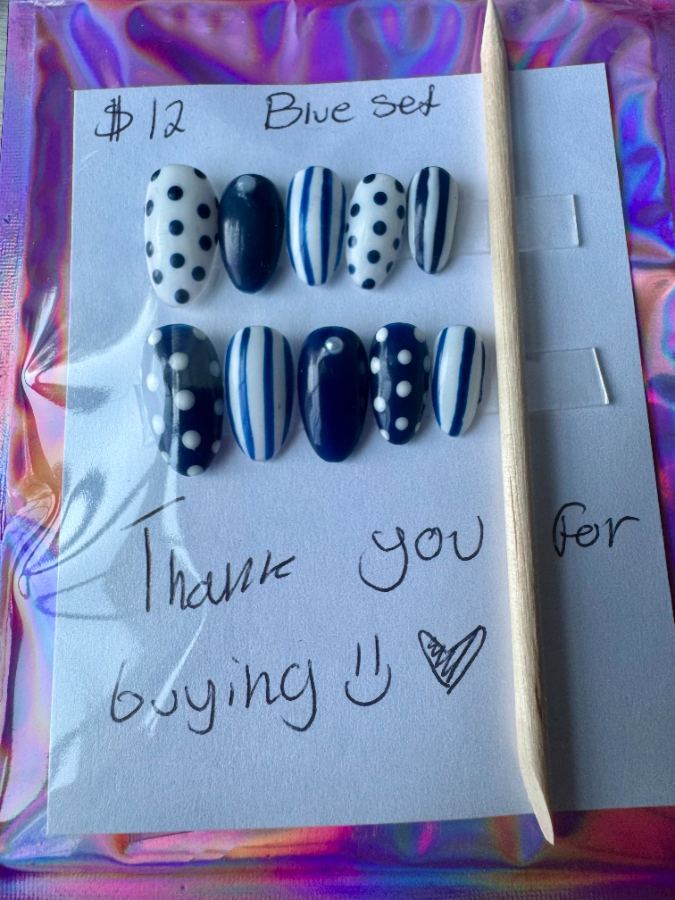 Blue Dots & Stripes nail set